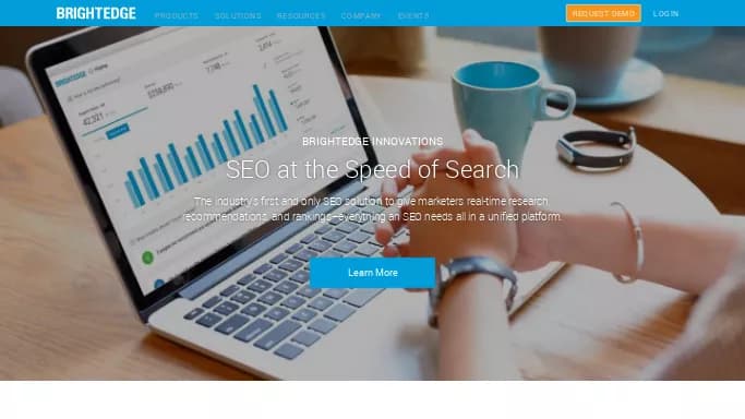 BrightEdge — платная нейросеть   для копирайтинга,  для маркетинга,  для SMM. 
