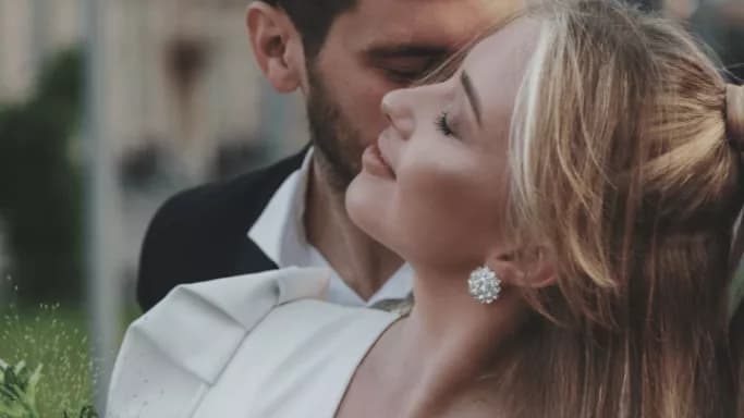 Keeper.ai — платная нейросеть   для знакомств. 