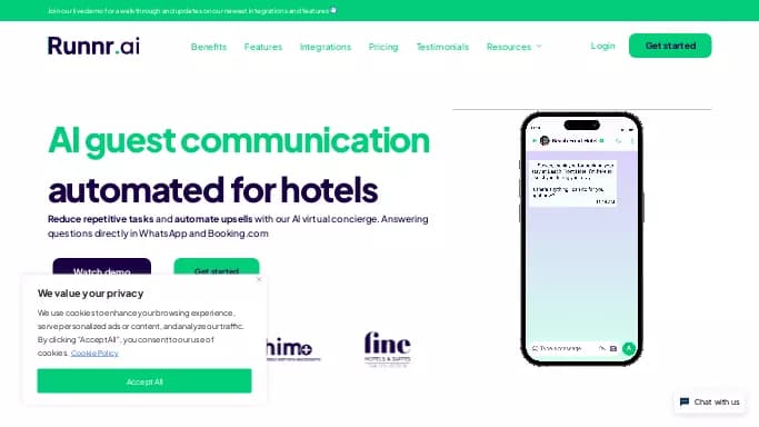 Runnr.ai — бесплатная нейросеть   — чат-бот. Бесплатная версия с ограниченным функционалом, есть платные тарифы.