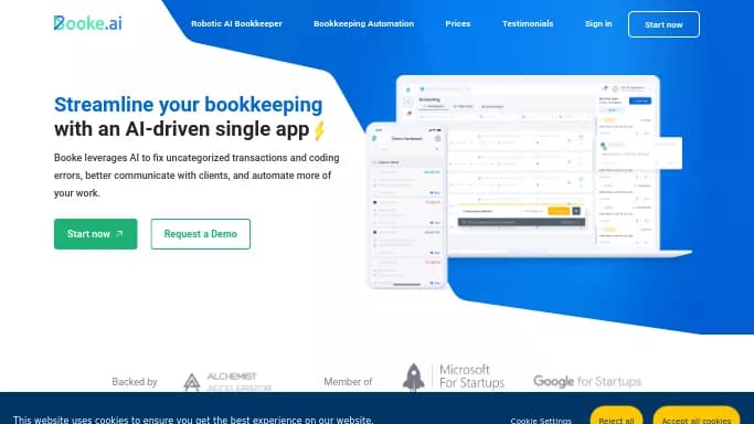 Booke AI — бесплатная нейросеть для работы с финансами. Бесплатная версия с ограниченным функционалом, есть платные тарифы.