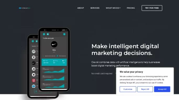 Clevr — бесплатная нейросеть для SMM. Бесплатная версия с ограниченным функционалом, есть платные тарифы.