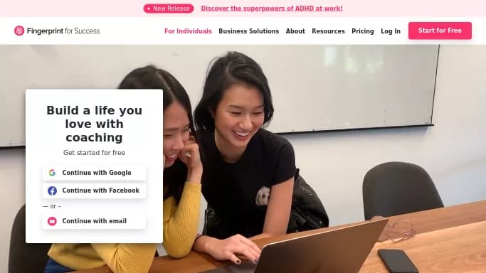 Coach Marlee — платная нейросеть помогающие в управлении персоналом.